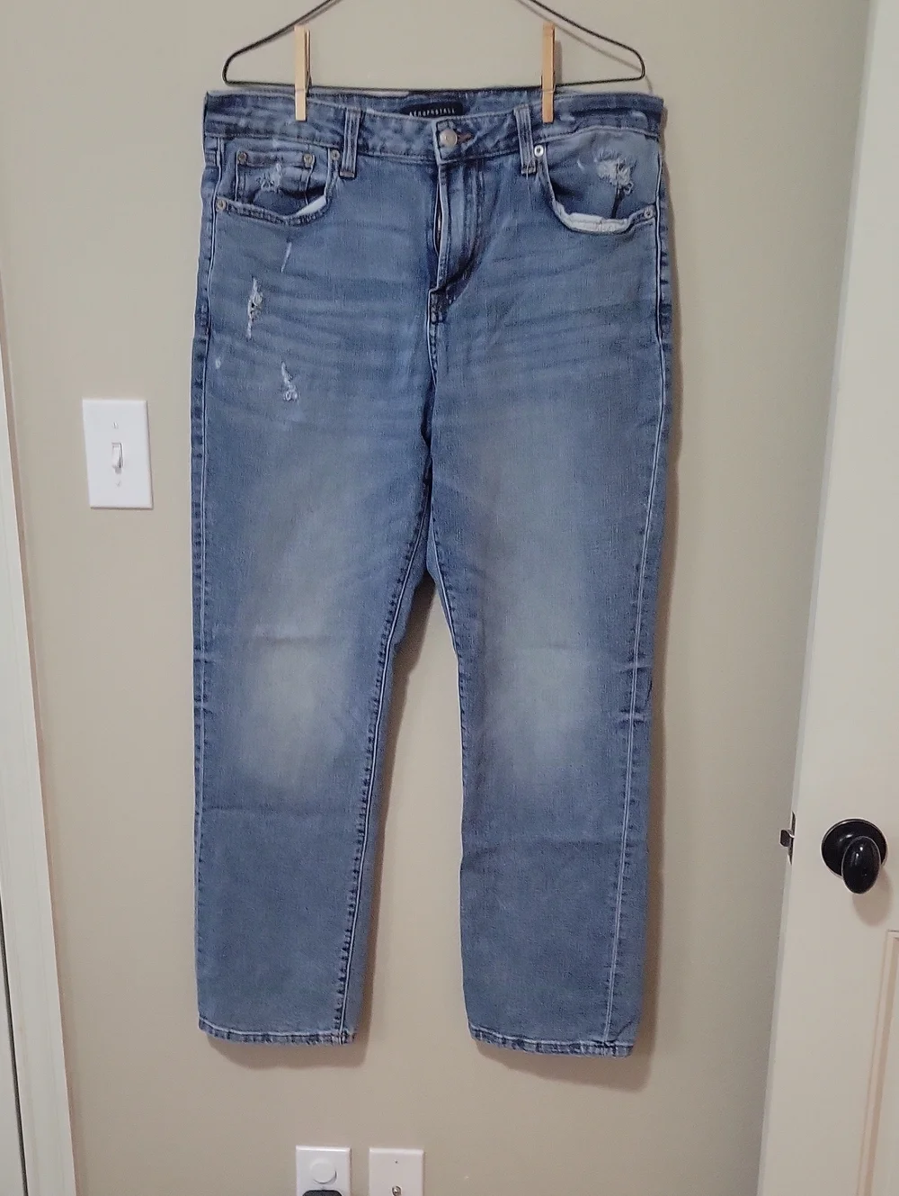 Aeropostale Men's Light Blue Straight Jeans